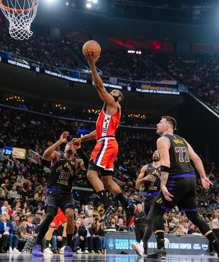 华体会-小卡24分哈登21中6超勇士FMVP，东契奇空砍32+11+8，快船力克湖人