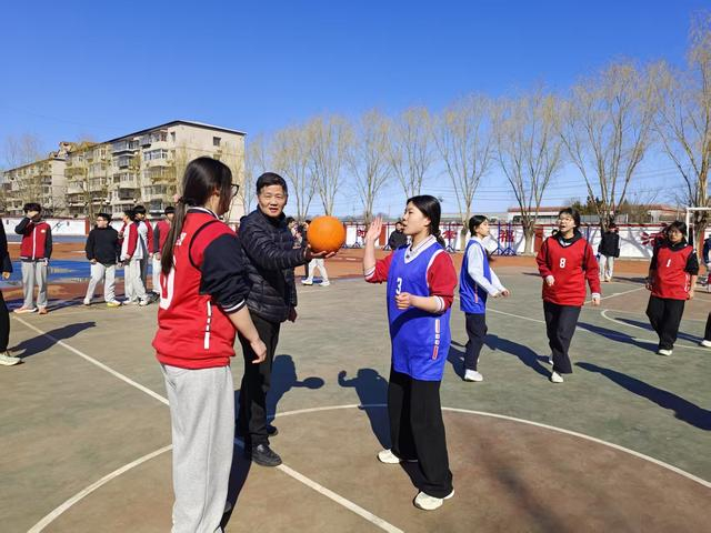 华体会官方网站-顺义村校办起女生专属的“橄榄球班超”|顺义区张镇中学|北京市|学校|联赛|赛事_新浪新闻