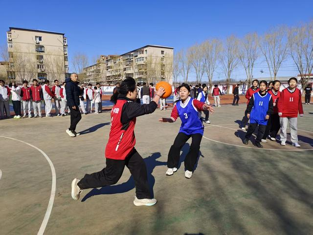 华体会官方网站-顺义村校办起女生专属的“橄榄球班超”|顺义区张镇中学|北京市|学校|联赛|赛事_新浪新闻